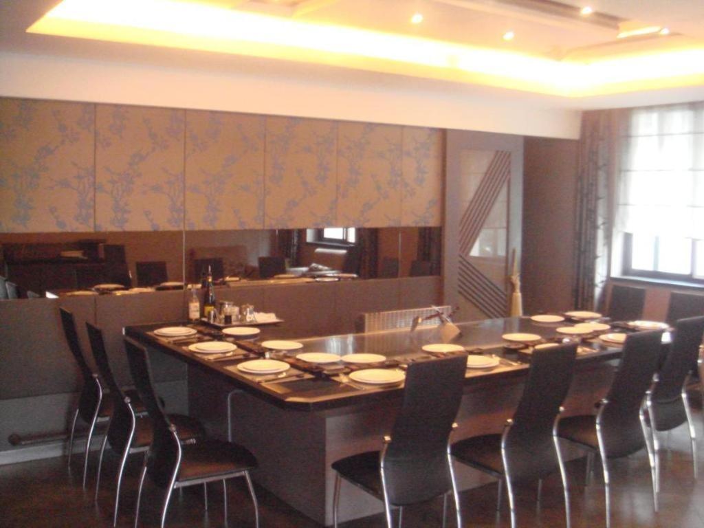 Qingdao Royal Garden Hotel Exterior photo