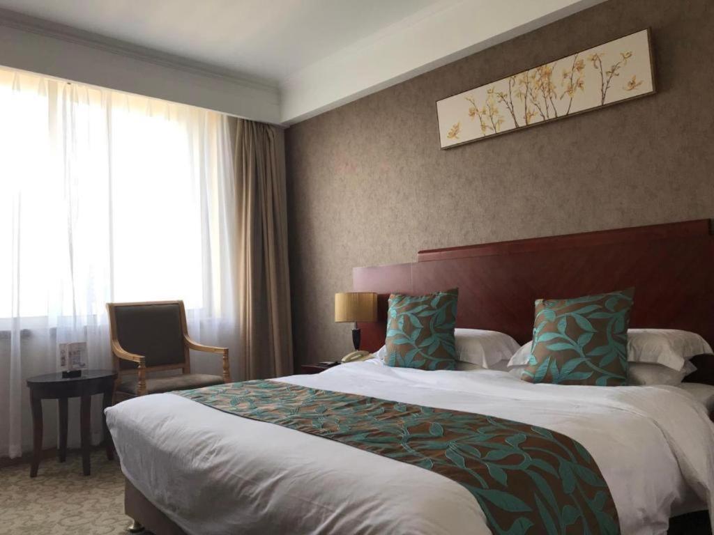 Qingdao Royal Garden Hotel Exterior photo