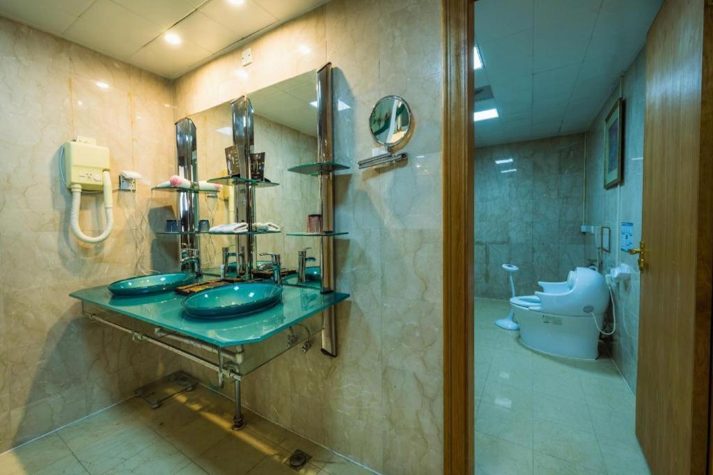Qingdao Royal Garden Hotel Exterior photo