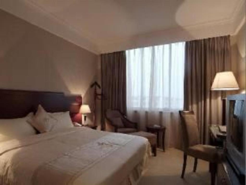 Qingdao Royal Garden Hotel Exterior photo