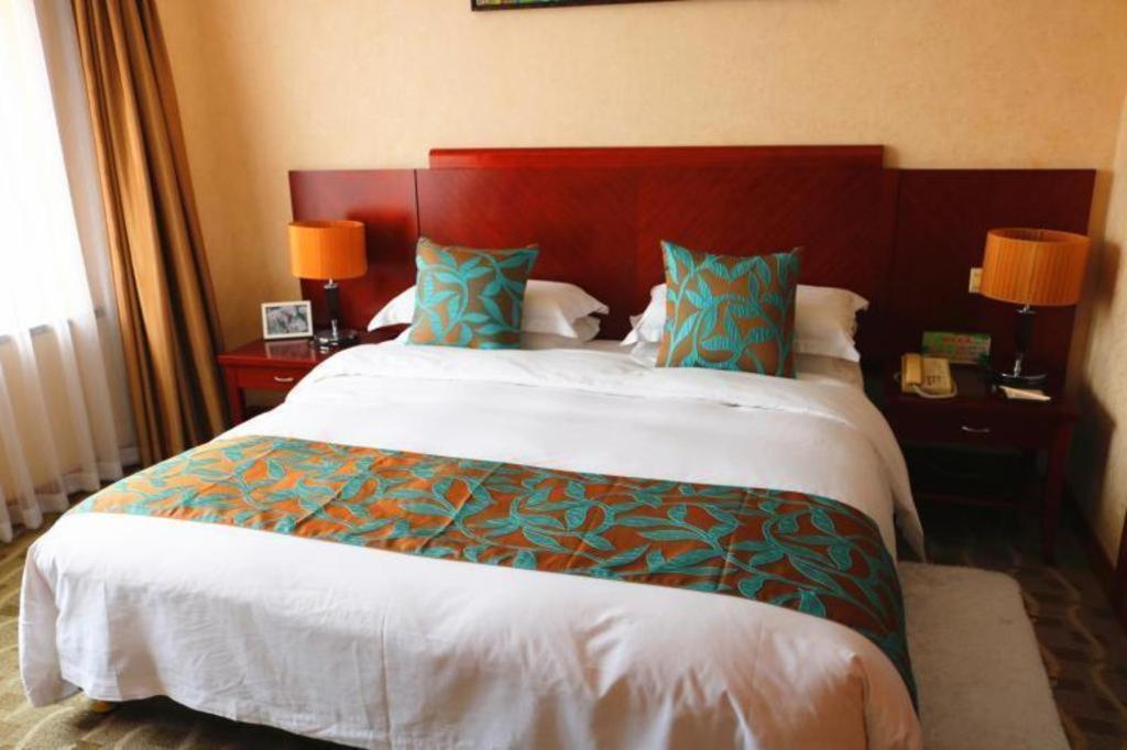 Qingdao Royal Garden Hotel Exterior photo
