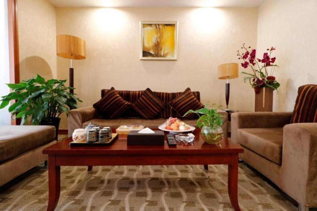 Qingdao Royal Garden Hotel Exterior photo