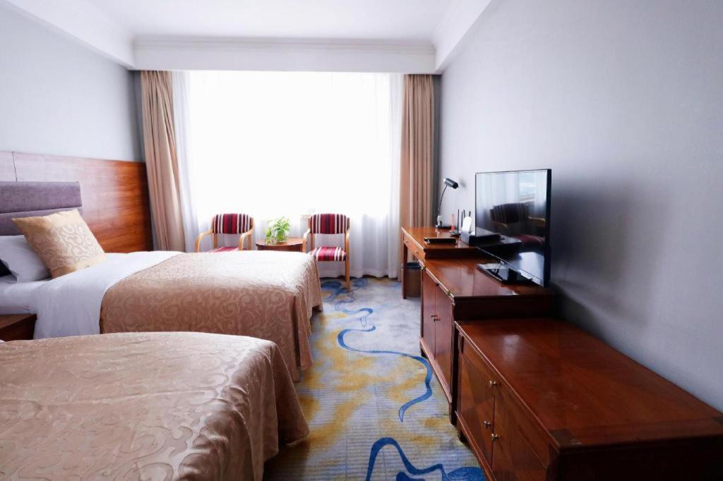Qingdao Royal Garden Hotel Exterior photo