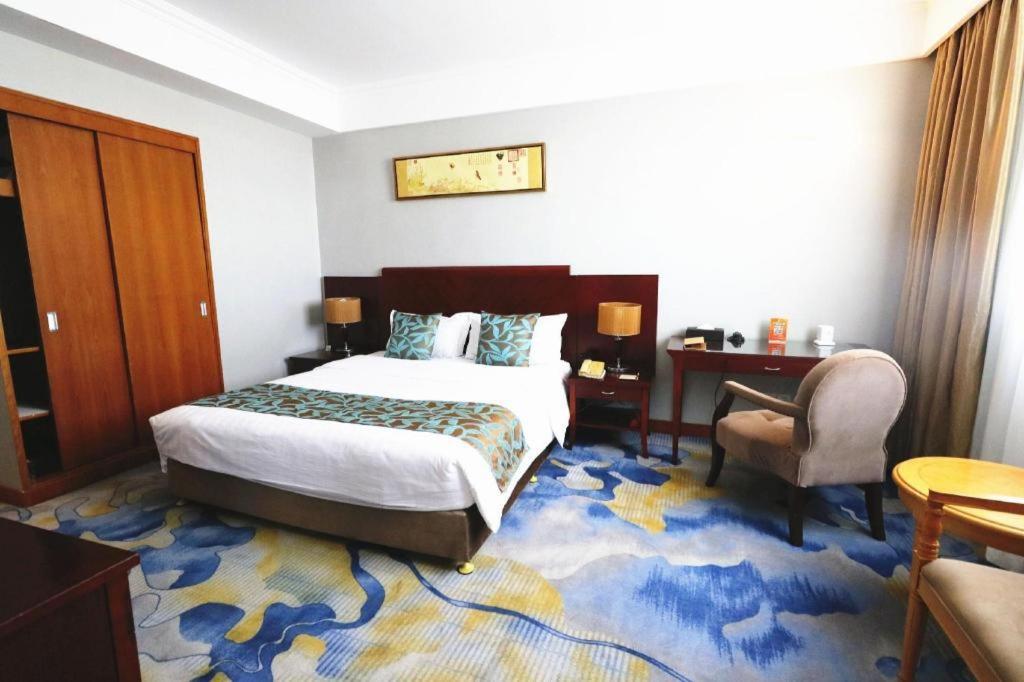 Qingdao Royal Garden Hotel Exterior photo