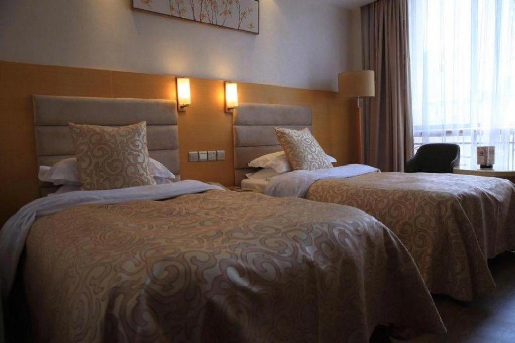 Qingdao Royal Garden Hotel Exterior photo