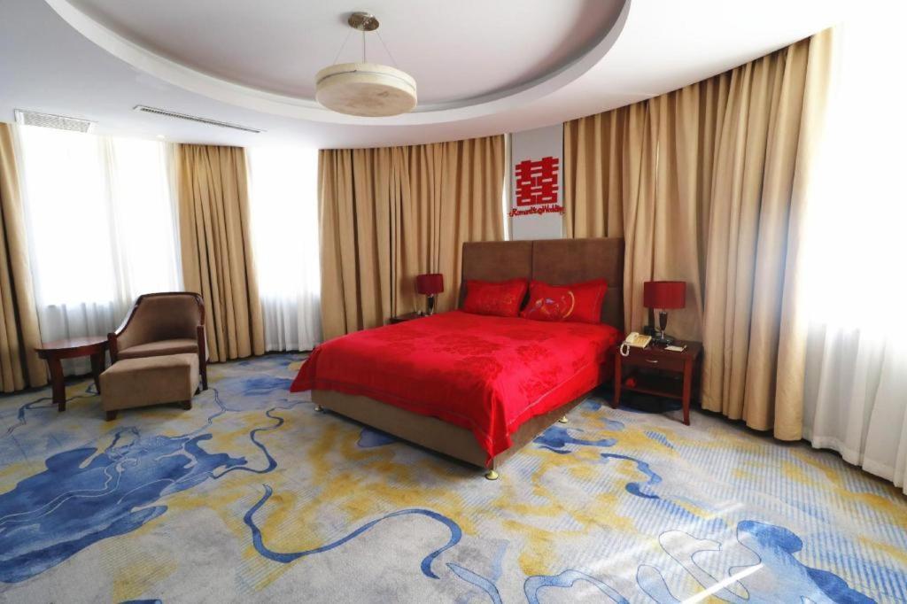 Qingdao Royal Garden Hotel Exterior photo