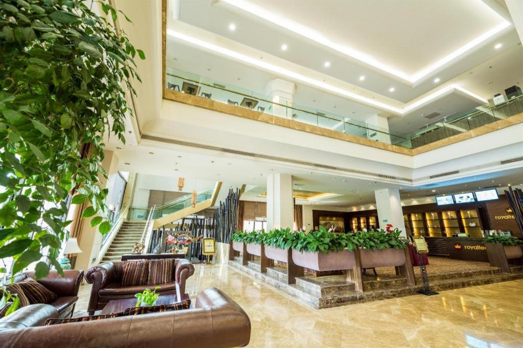 Qingdao Royal Garden Hotel Exterior photo