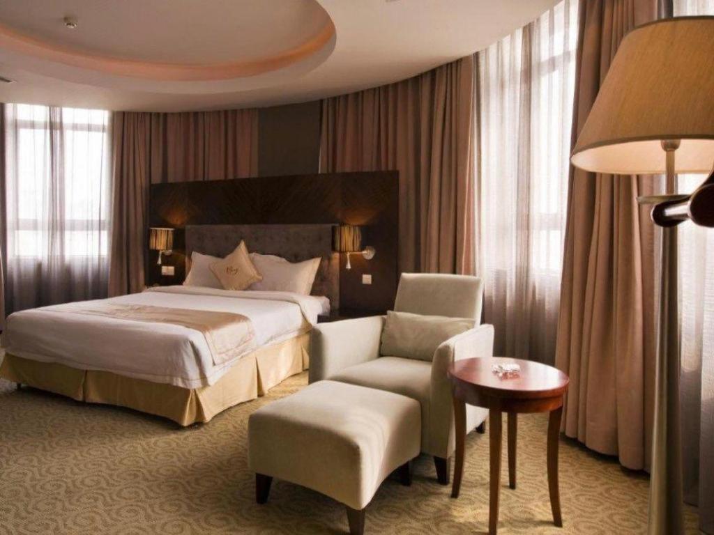 Qingdao Royal Garden Hotel Exterior photo